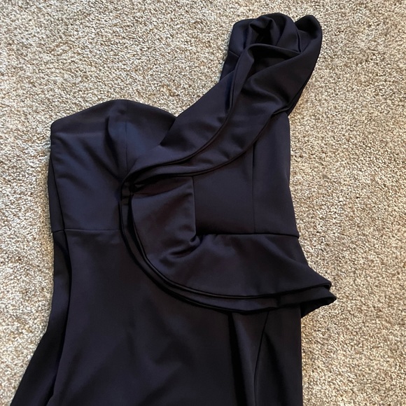 One shoulder ruffle Midi navy dress. Size small. Leg slit. - Picture 10 of 10